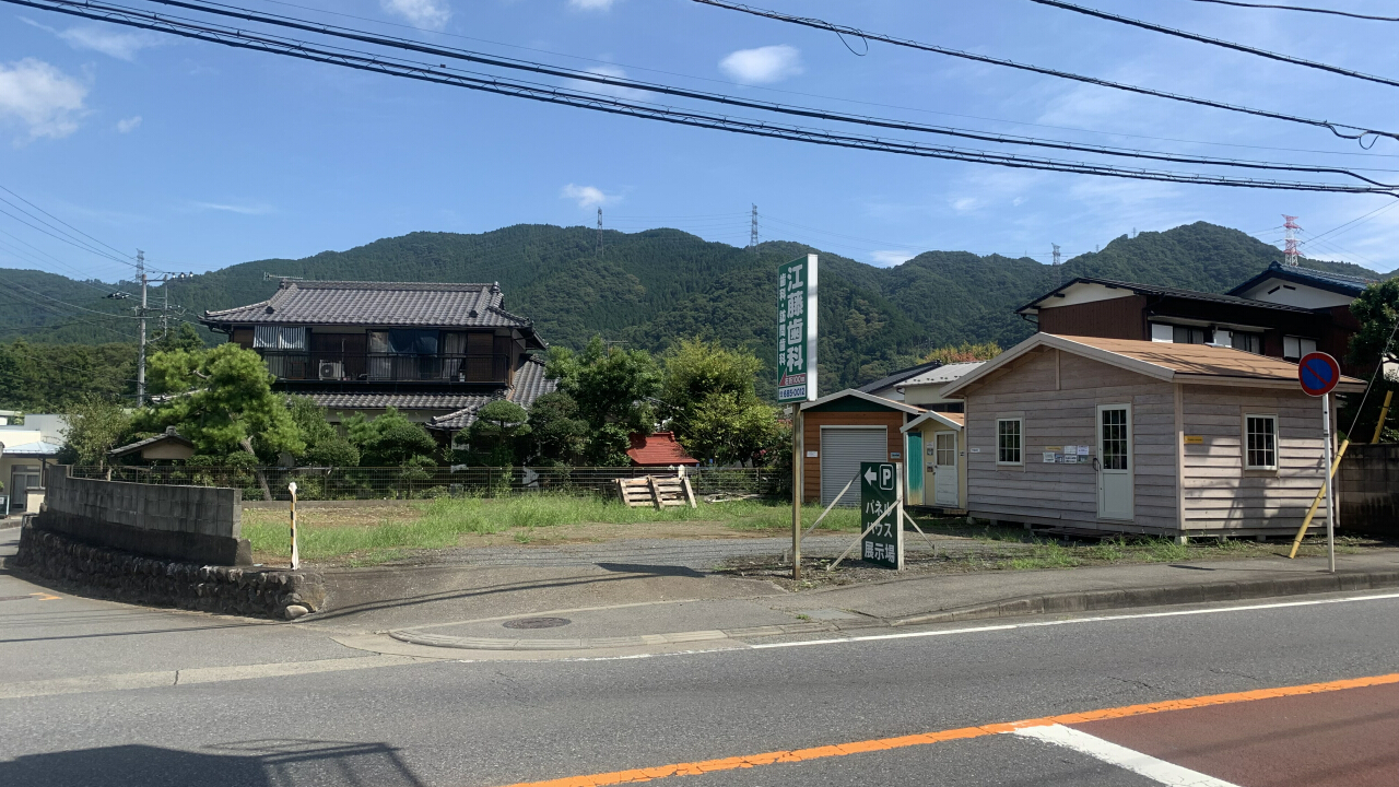 国道412号沿いの相模原パネルハウス展示場